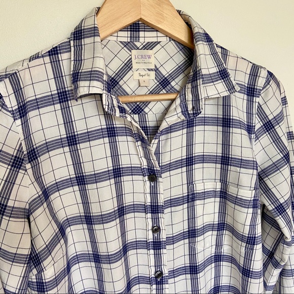 🌿J.Crew button down - Picture 3 of 8